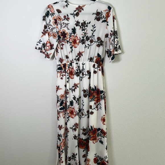 NeeSee's Floral Faux Wrap Midi Dress Size Small - Picture 8 of 9